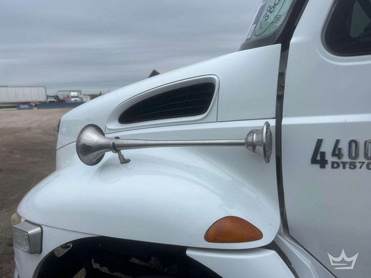 2006-international-durastar-4400-image-64