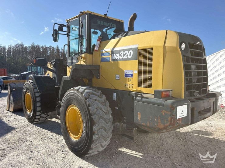 2016-komatsu-wa320-8-image-4