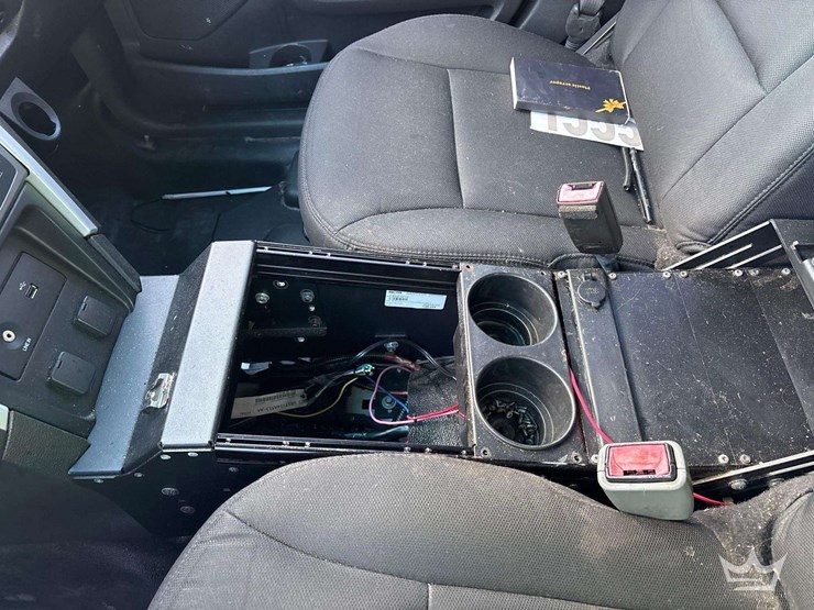 2015-ford-explorer-image-17