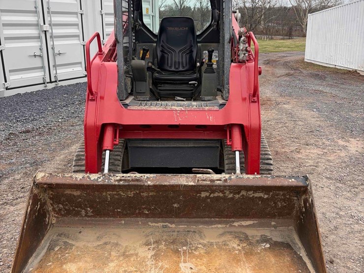 2015-takeuchi-tl8-image-2