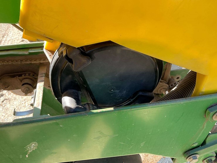 2001-john-deere-1770-image-22