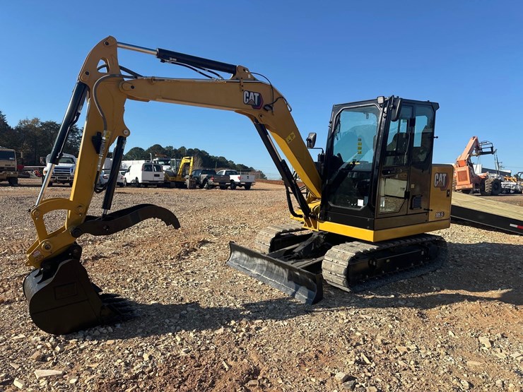 2025-caterpillar-305.5-image-8