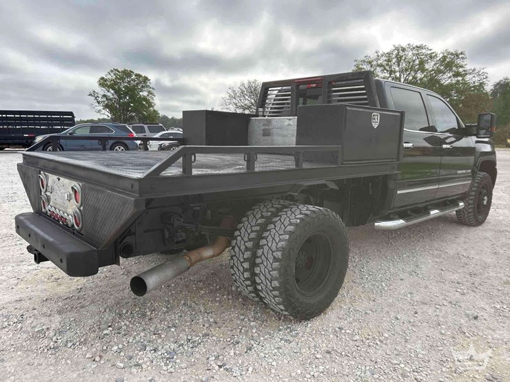 2015-gmc-sierra-3500-image-3