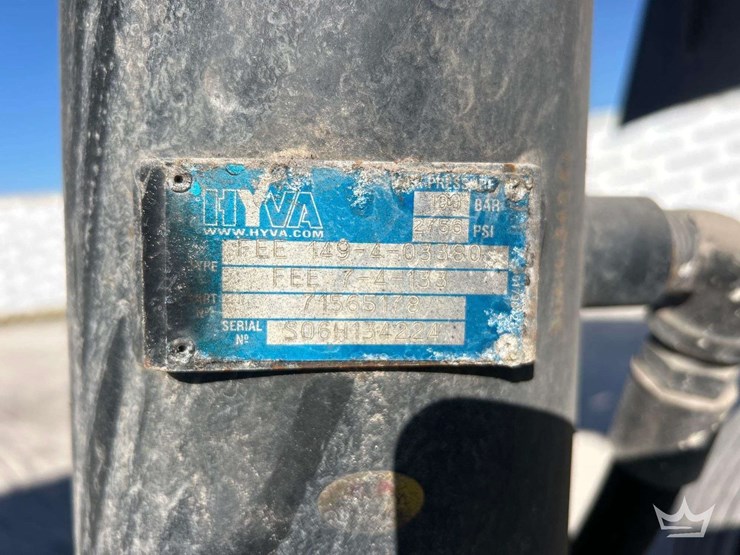 2014-freightliner-114sd-image-19