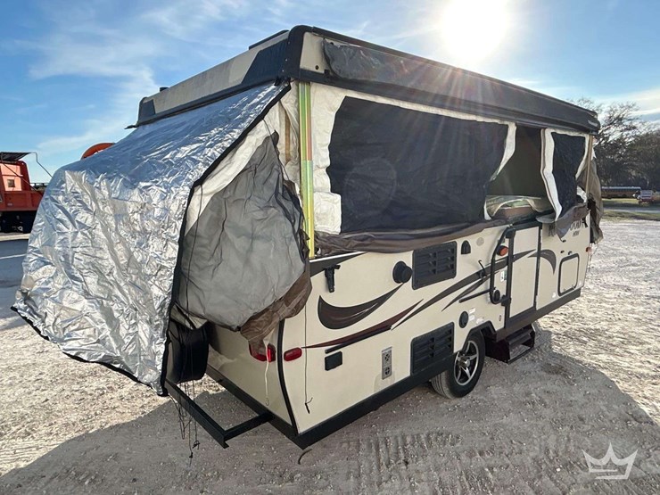 2017-forest-river-rockwood-hw275-s/a-pop-up-camper-trailer-image-3