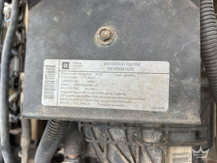 2017-isuzu-npr-image-9