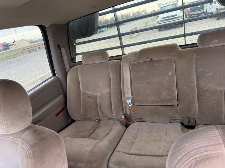 2005-gmc-2500-image-46