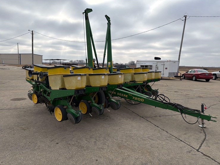 john-deere-7200-image-64
