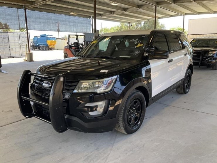 2017-ford-explorer-image-4