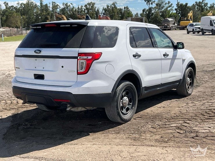 2015-ford-explorer-image-3