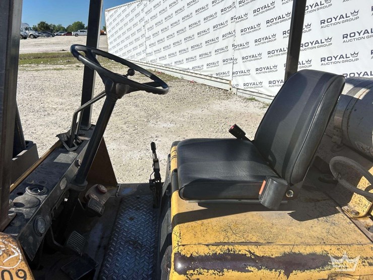 hyster-50-5,000lb-propane-forklift-image-9