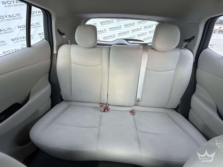 2015-nissan-leaf-hatchback-image-20