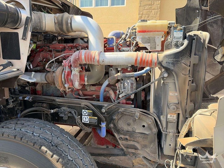 2011-kenworth-t800-image-22