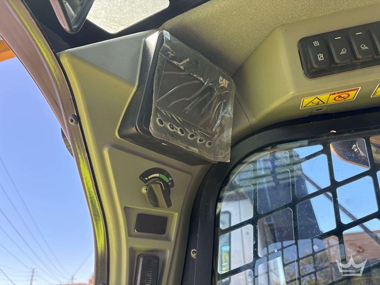 2021-caterpillar-279d3-image-14