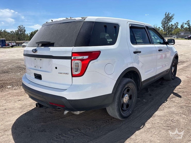 2013-ford-explorer-image-3