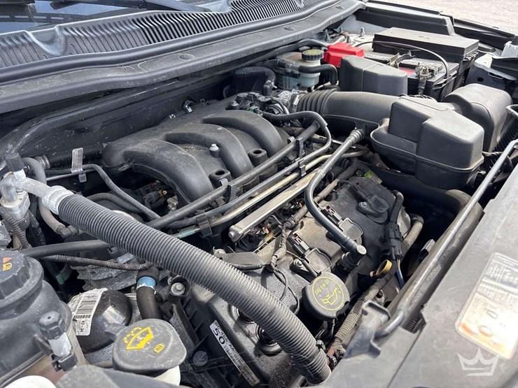 2015-ford-explorer-image-29