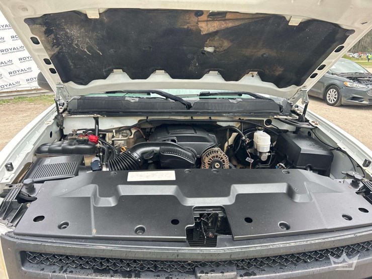 2011-chevrolet-silverado-1500-image-9