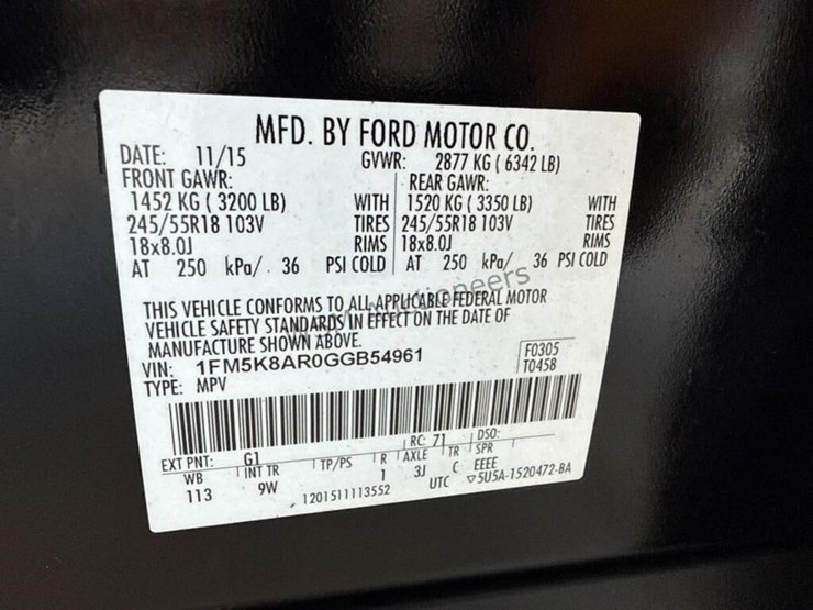 2016-ford-explorer-image-16