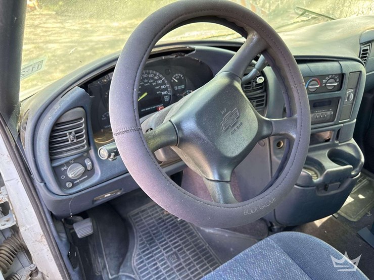 2000-chevrolet-astro-image-14