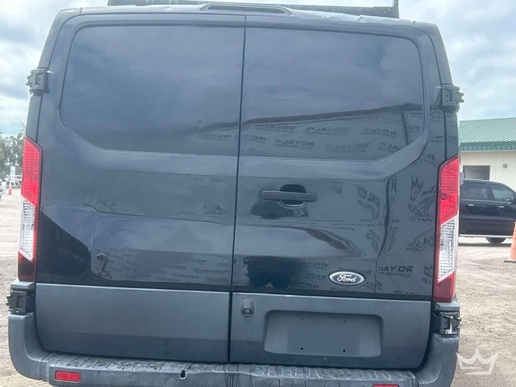 2015-ford-transit-image-29