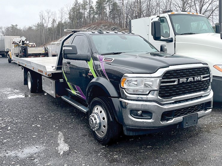 2023-dodge-ram-5500-image-1