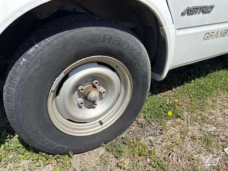 2000-chevrolet-astro-image-7