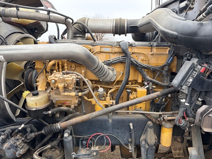 2016-peterbilt-389-image-106