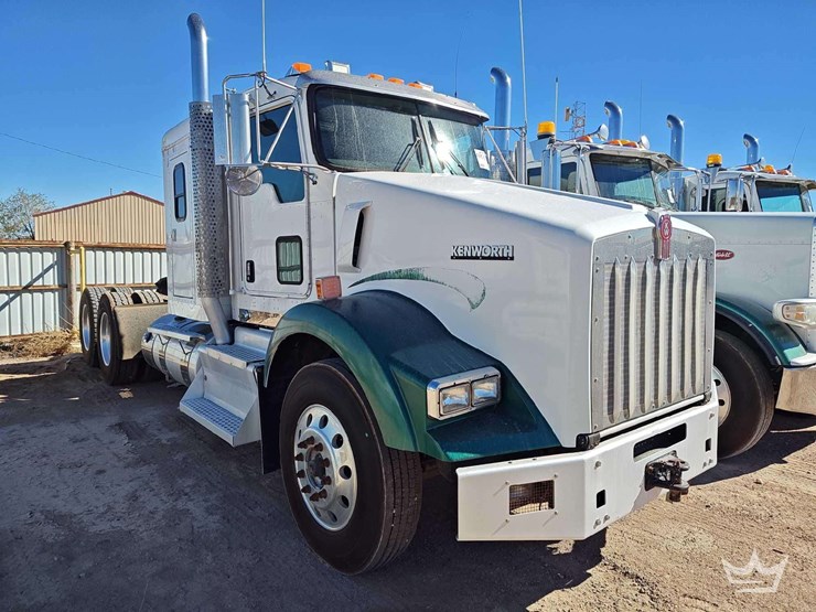 2012-kenworth-t800-image-2