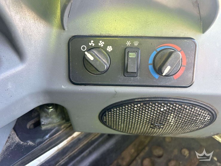 2023-bobcat-t595-image-12