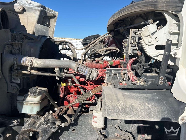 2014-freightliner-114sd-image-8