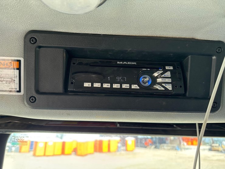 2020-putzmeister/sany-sy38z-200-38m-mounted-on-2020-mack-te64-6x4-concrete-pump-truck-image-43