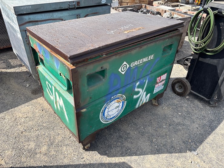 #8061-•-greenlee-gang-box-with-contents-image-4