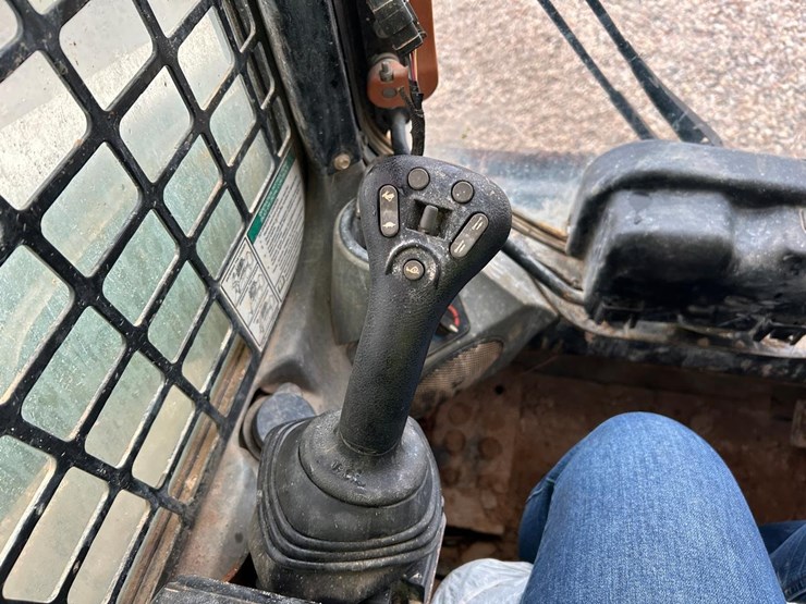 2016-bobcat-t550-image-27