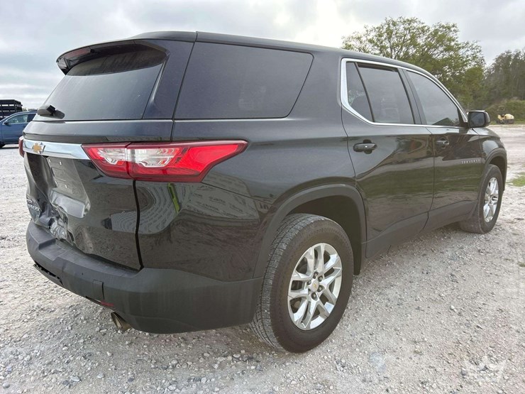 2020-chevrolet-traverse-image-3