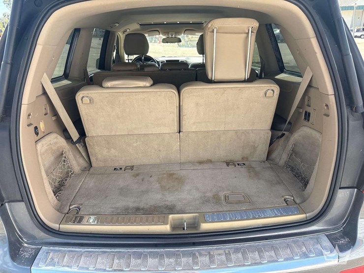 2013-mercedes-benz-gl450-image-19