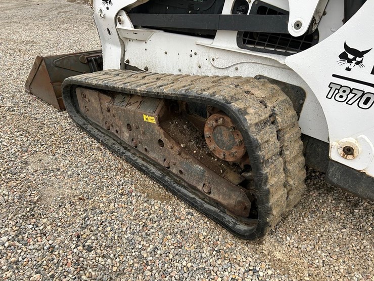 2016-bobcat-t870-image-16