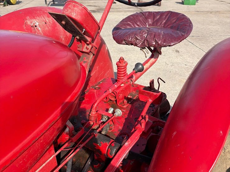 farmall-mccormick-w-6-standard-tractor-image-22