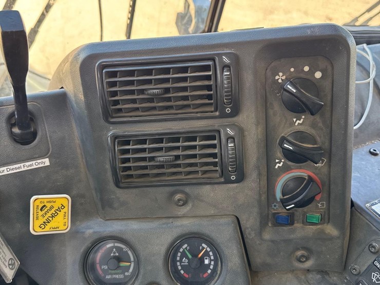 2020-putzmeister/sany-sy38z-200-38m-mounted-on-2020-mack-te64-6x4-concrete-pump-truck-image-40