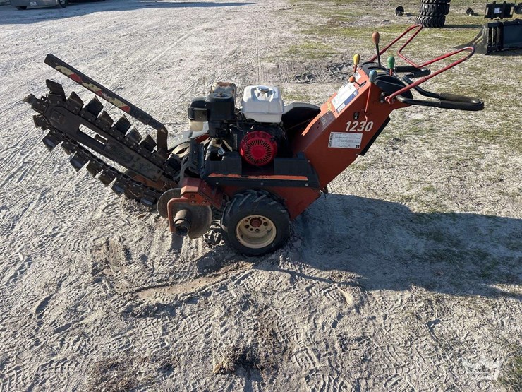 2002-ditch-witch-1230h-image-13