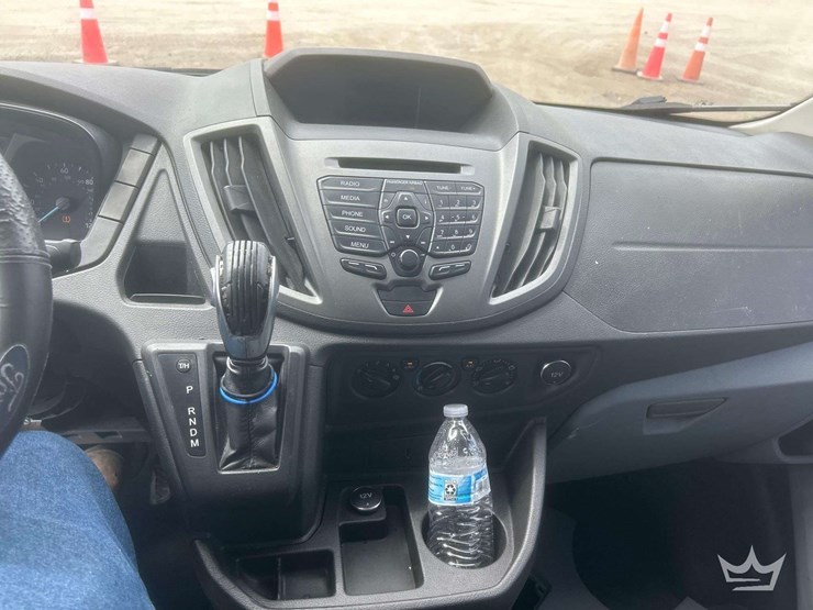 2015-ford-transit-image-19