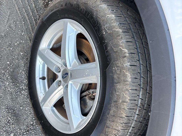 2016-ford-explorer-image-28