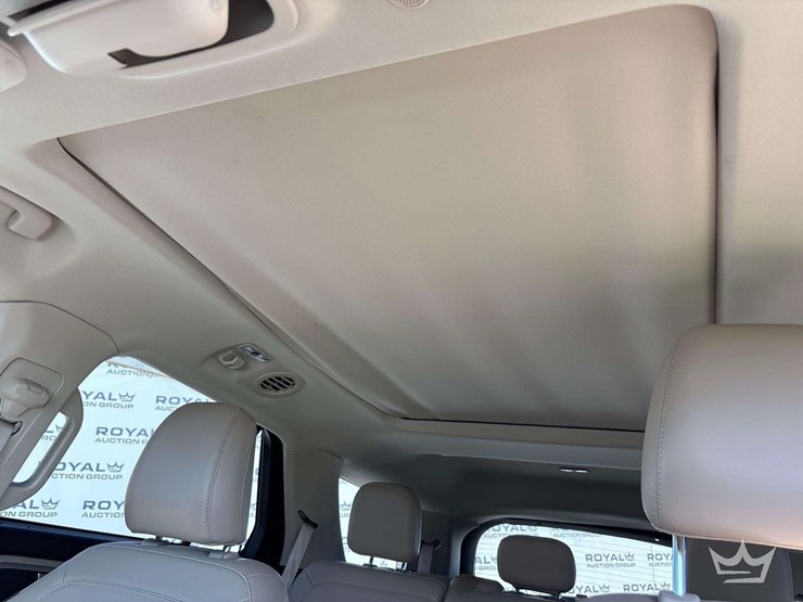 2021-ford-explorer-image-24