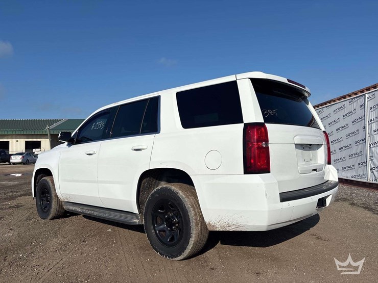 2017-chevrolet-tahoe-image-4