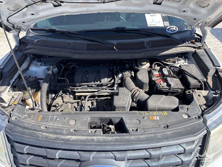 2016-ford-explorer-image-7