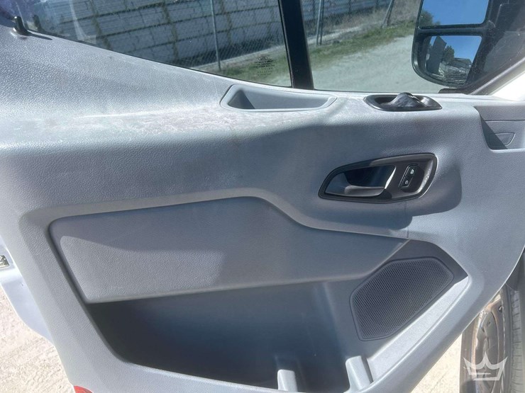 2016-ford-transit-image-11