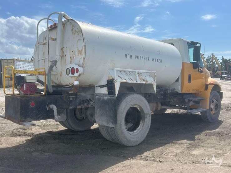 2006-international-durastar-4200-image-4