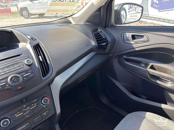 2017-ford-escape-image-19