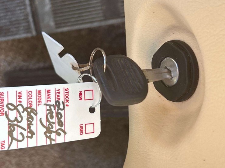 2006-freightliner-tuscany-4077-40ft-class-a-motorhome-image-39