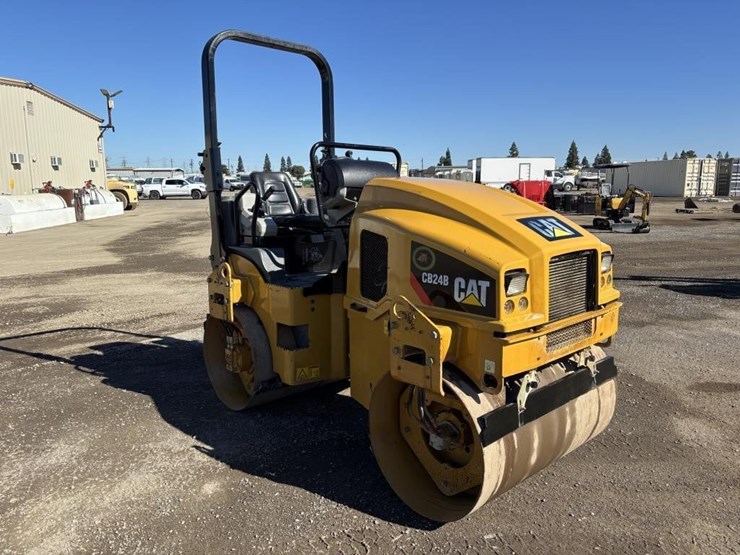 2018-caterpillar-cb24b-image-2