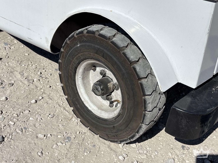 2019-lynco-mini-mover-aircraft-tug-cart-image-18